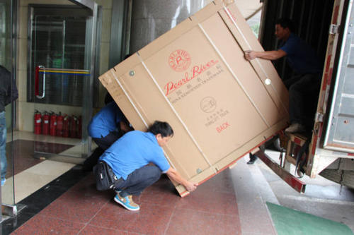 良庆钢琴贵重工艺品无忧运